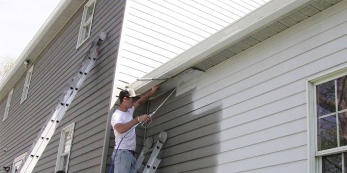 How to Paint Aluminum Siding With a Roller 